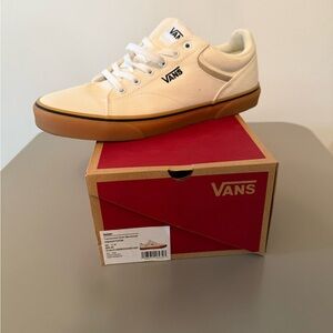 Vans Men's Cream and Tan Sneakers
